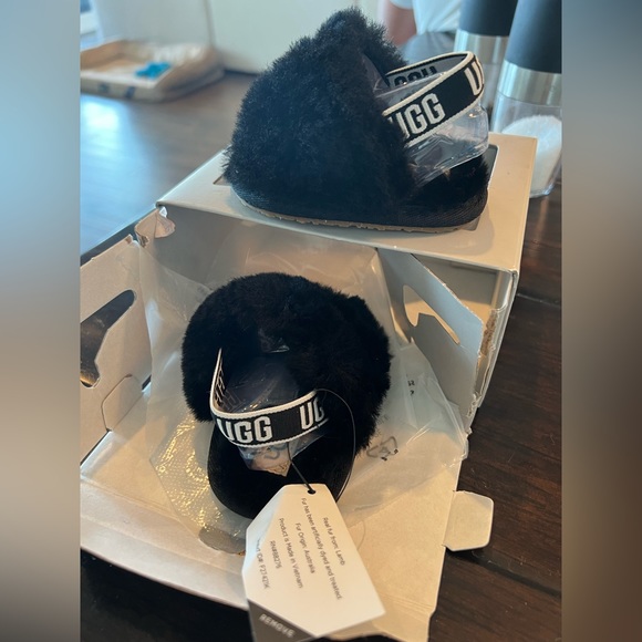 NEW* Ugg fluff yeah infant slipper - Picture 3 of 3